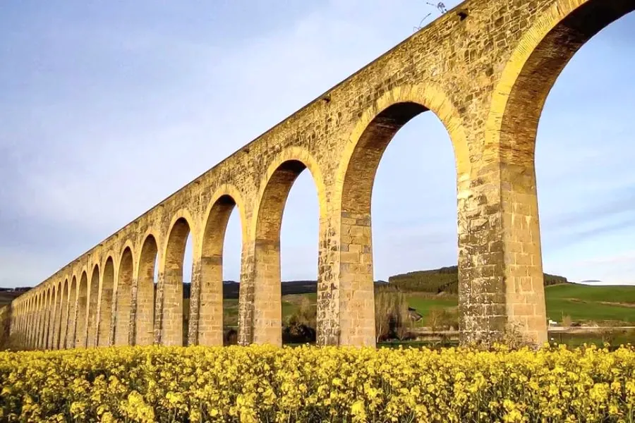 Viviendas de Noáin, en la comarca de Pamplona donde colocamos papel pintado