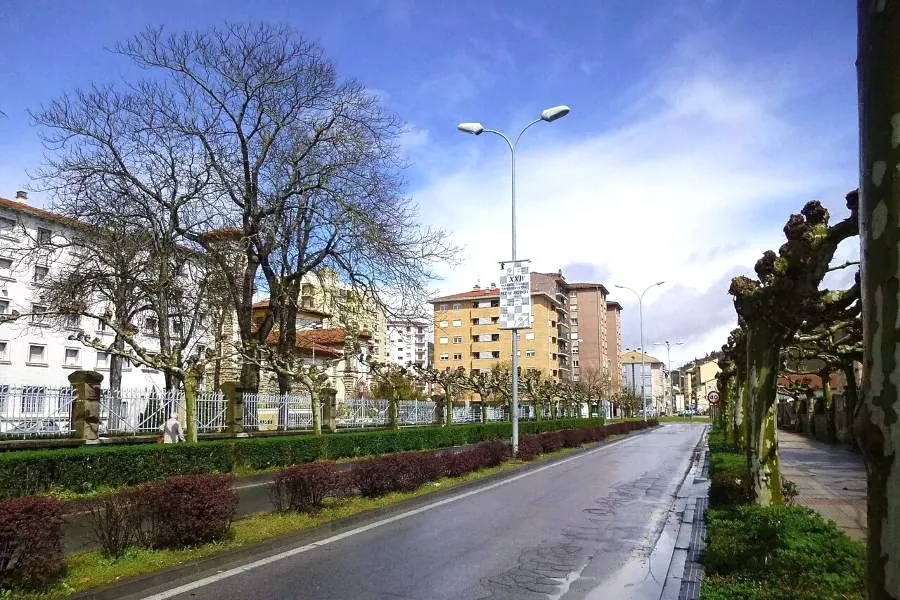 Viviendas de Villava, en la comarca de Pamplona donde colocamos papel pintado